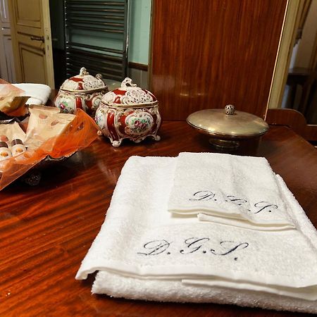 Donna Guia Suite Palermo Exterior foto
