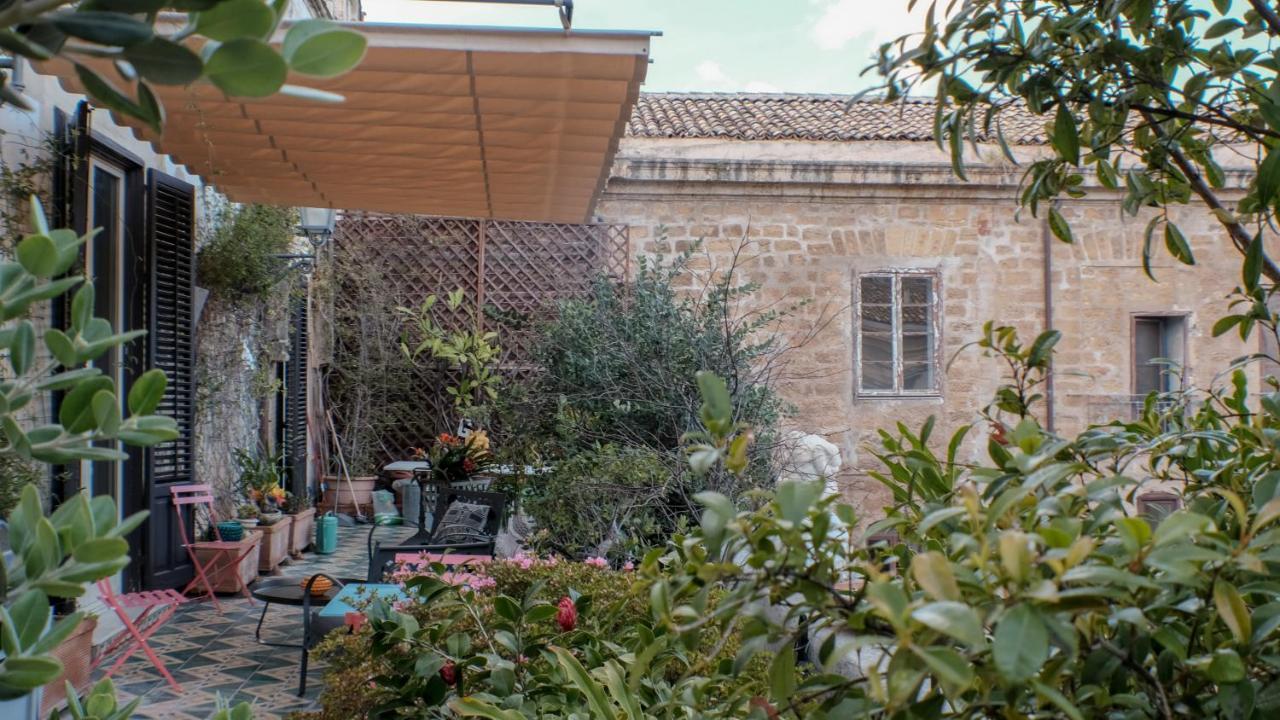 Donna Guia Suite Palermo Exterior foto