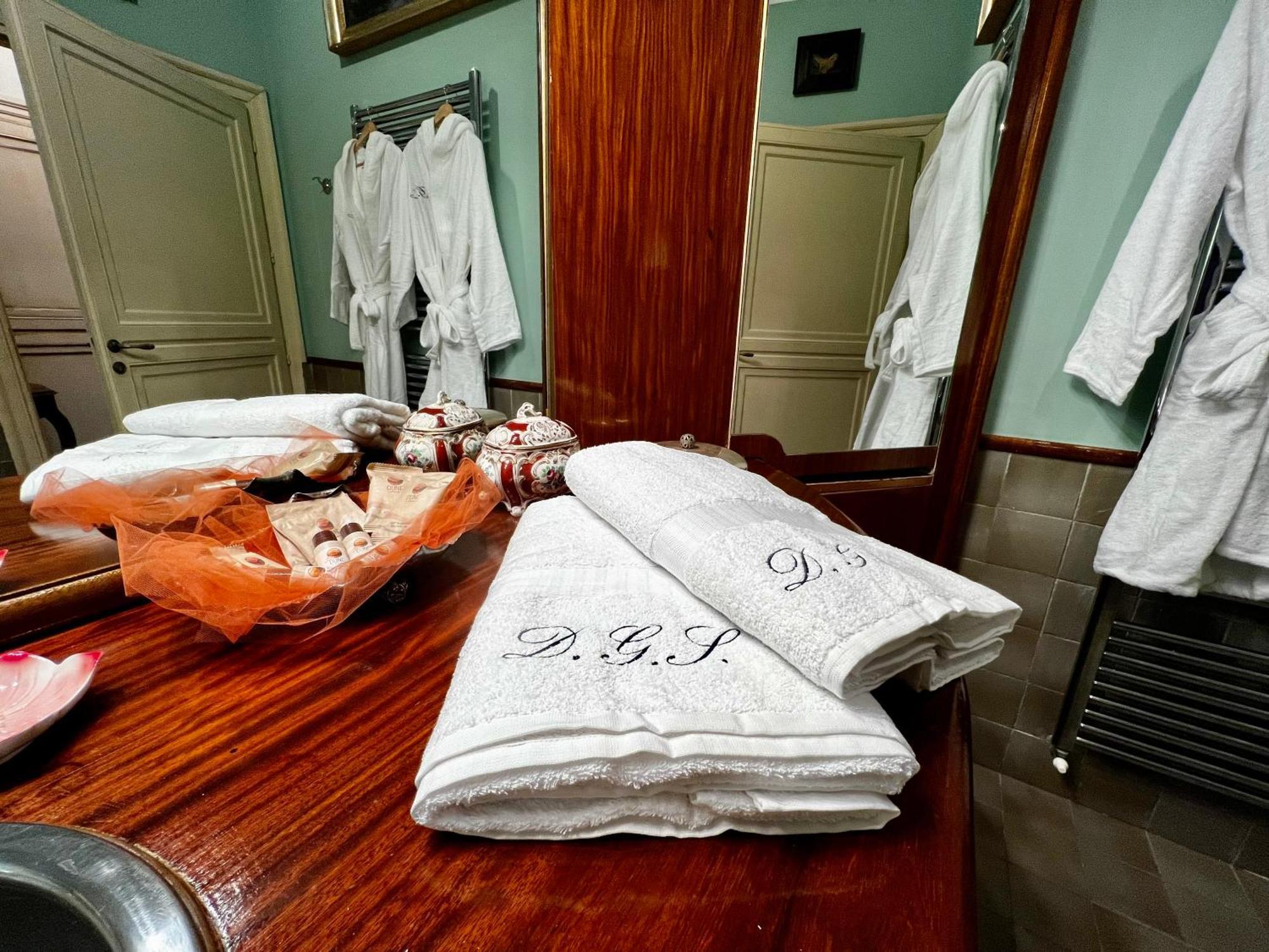 Donna Guia Suite Palermo Exterior foto
